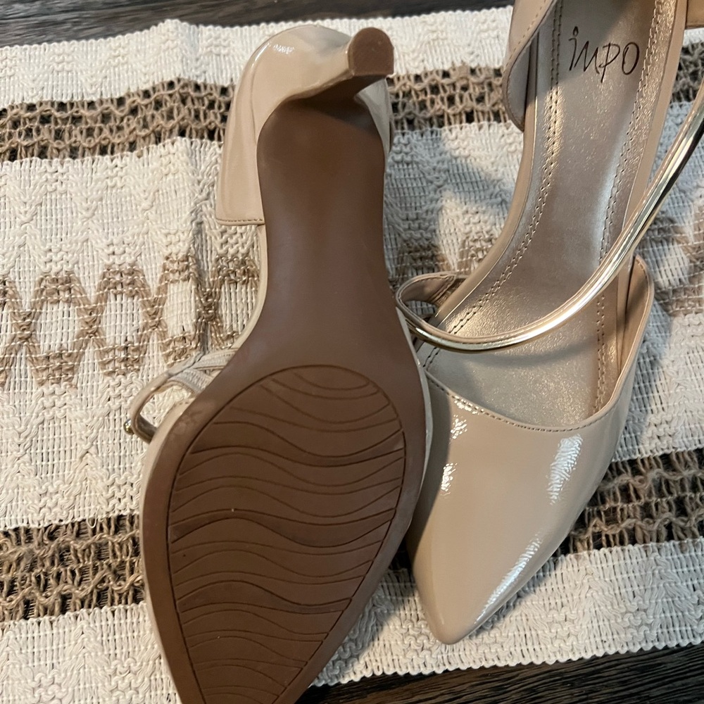 Impo Women's Taupe Patent Heels - Picture 4 of 4